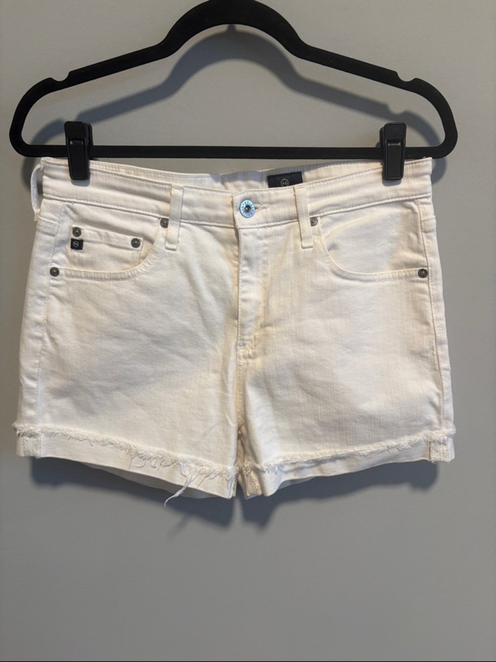 AG Adriano Goldschmied White Frayed Hem The Hailey ex-boyfriend roll-up short